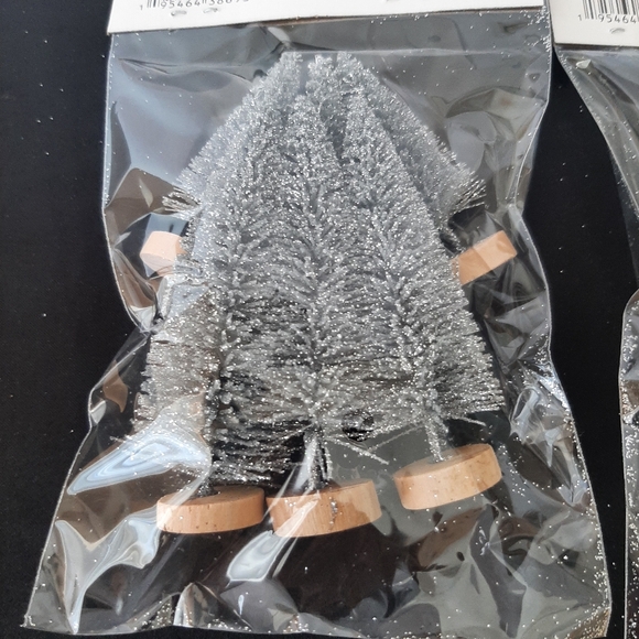 Bottlebrush Trees Christmas House Seasonal Collection Lot of 2 Silver Home Decor - Picture 5 of 7